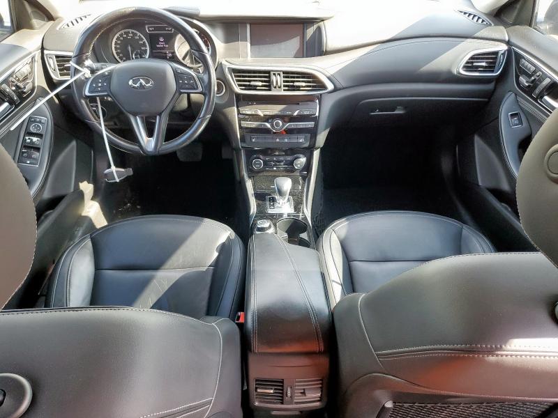 SJKCH5CP6HA038461 - 2017 INFINITI QX30 BASE BROWN photo 8