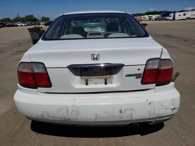 1HGCD553XVA023581 - 1997 HONDA ACCORD LX WHITE photo 6