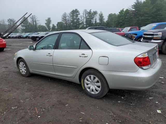 4T1BE32K55U042329 - 2005 TOYOTA CAMRY LE SILVER photo 2