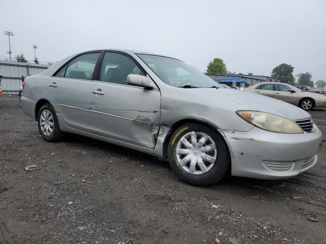 4T1BE32K55U042329 - 2005 TOYOTA CAMRY LE SILVER photo 4