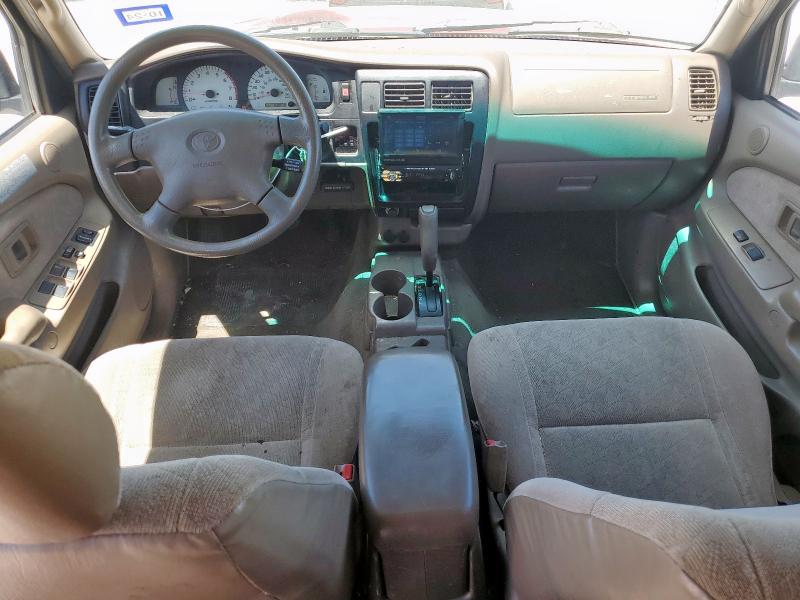 5TEGN92N12Z074608 - 2002 TOYOTA TACOMA DOUBLE CAB PRERUNNER RED photo 8