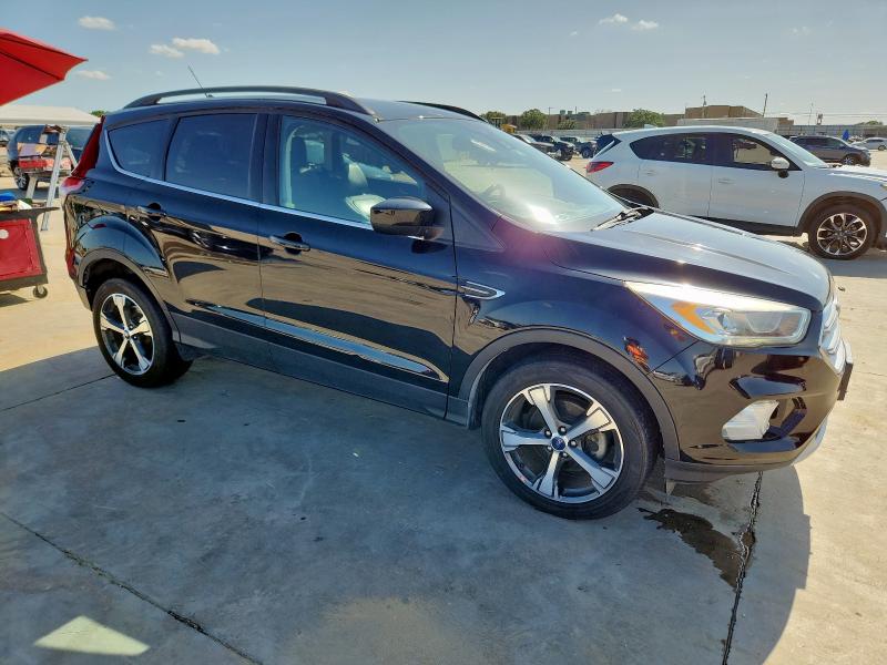 1FMCU0HD1JUB60256 - 2018 FORD ESCAPE SEL BLACK photo 4