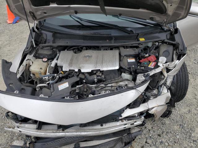 JTDKARFP2H3038743 - 2017 TOYOTA PRIUS PRIM 银色 照片 12