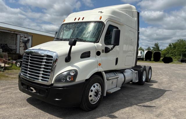 1FUJGHDVXGLGS5756 - 2016 FREIGHTLINER CASCADIA 1 WHITE photo 2