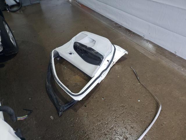 3C4NJDBB9JT230438 - 2018 JEEP COMPASS LATITUDE Biały zdjęcie 13