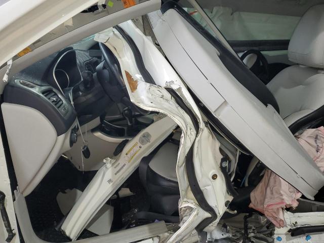 3C4NJDBB9JT230438 - 2018 JEEP COMPASS LATITUDE Biały zdjęcie 7