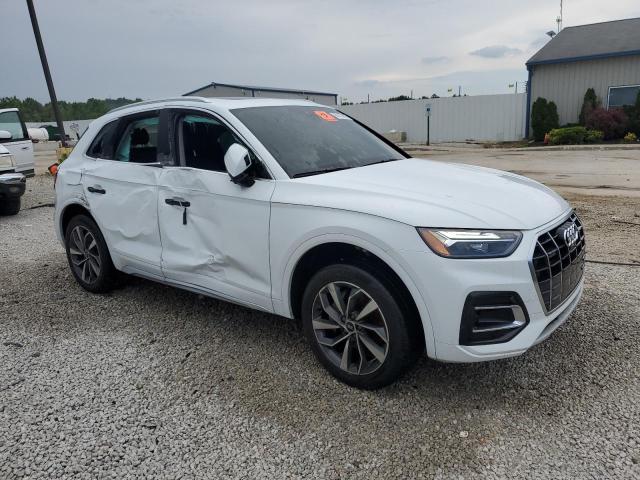 WA1BAAFY5M2028440 - 2021 AUDI Q5 PREMIUM PLUS WHITE photo 4