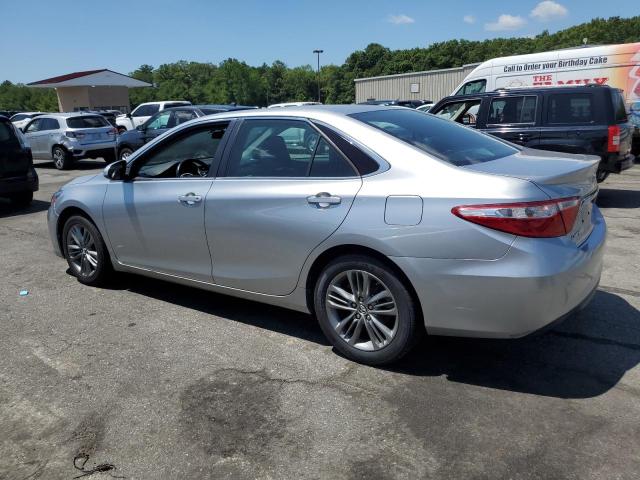 4T1BF1FK5FU487750 - 2015 TOYOTA CAMRY LE 银色 照片 2