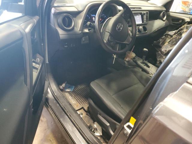 2T3BFREV3JW849228 - 2018 TOYOTA RAV4 LE 灰色 照片 8