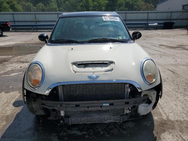 WMWZG3C50BTY35543 - 2011 MINI COOPER S CLUBMAN WHITE photo 5