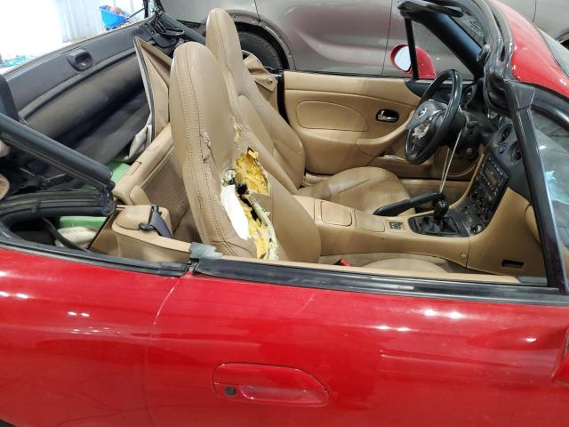 JM1NB353320222698 - 2002 MAZDA MX-5 MIATA BASE RED photo 10