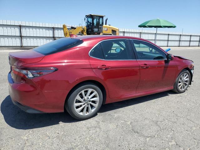 4T1C11AK6MU614643 - 2021 TOYOTA CAMRY LE RED photo 3