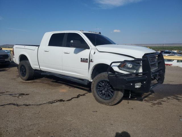 3C6UR5NL5JG338344 - 2018 RAM 2500 LARAMIE 白色 照片 4