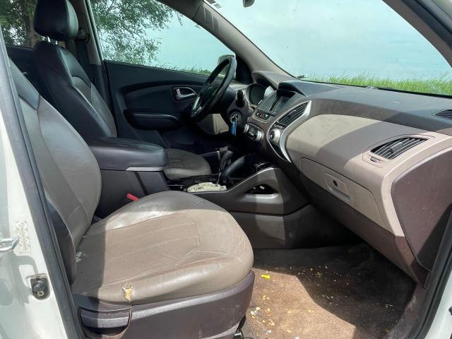 KM8JU3AC7CU389053 - 2012 HYUNDAI TUCSON GLS Biały zdjęcie 5