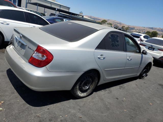 4T1BE32K82U615347 - 2002 TOYOTA CAMRY LE SILVER photo 3