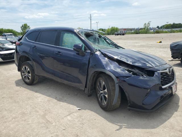 5TDGZRBH9MS545354 - 2021 TOYOTA HIGHLANDER XLE BLUE photo 4