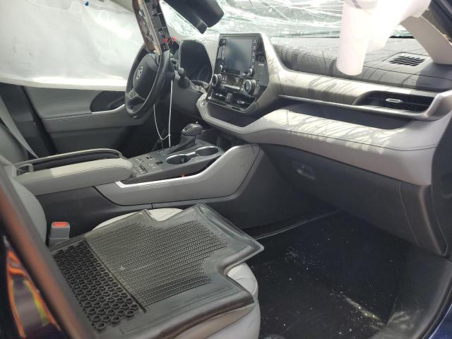 5TDGZRBH9MS545354 - 2021 TOYOTA HIGHLANDER XLE BLUE photo 8