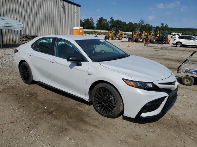 4T1G11AK3PU086422 - 2023 TOYOTA CAMRY SE NIGHT SHADE WHITE photo 4