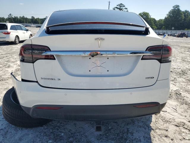 5YJXCAE25HF076669 - 2017 TESLA MODEL X WHITE photo 6