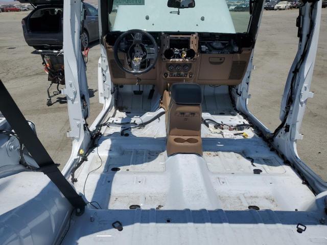 1C4BJWEG5FL764206 - 2015 JEEP WRANGLER U SAHARA WHITE photo 8