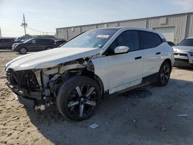 WB523CF04PCL70669 - 2023 BMW IX XDRIVE50 WHITE photo 1