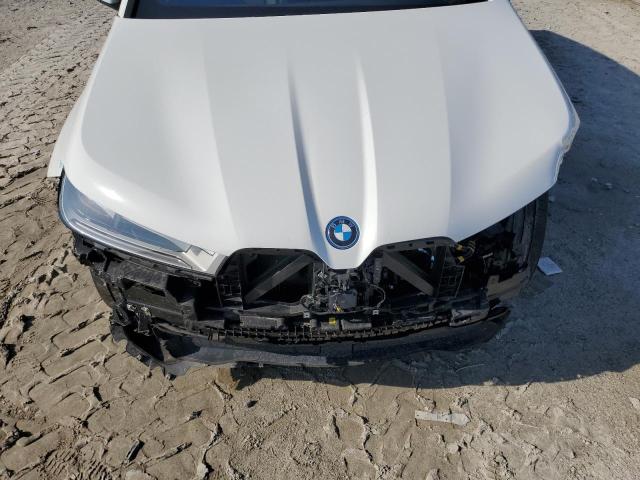 WB523CF04PCL70669 - 2023 BMW IX XDRIVE50 WHITE photo 12