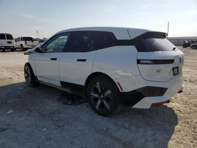 WB523CF04PCL70669 - 2023 BMW IX XDRIVE50 WHITE photo 2