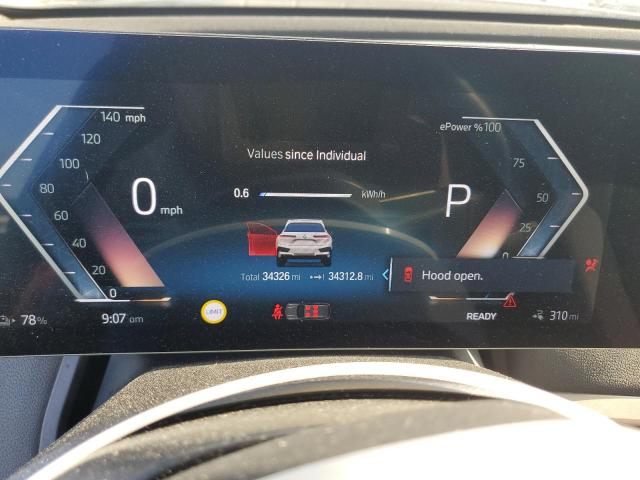 WB523CF04PCL70669 - 2023 BMW IX XDRIVE50 WHITE photo 9