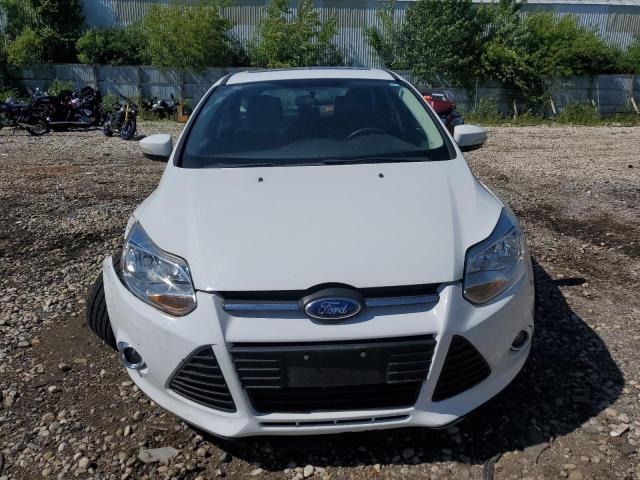 1FADP3K20EL108286 - 2014 FORD FOCUS SE WHITE photo 5