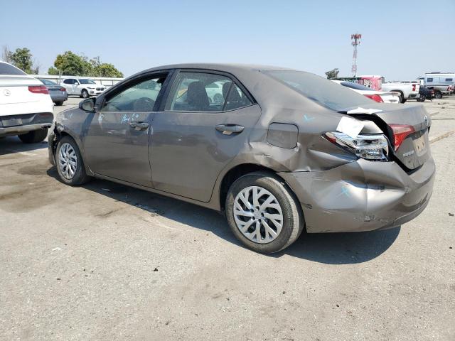 5YFBURHEXJP743810 - 2018 TOYOTA COROLLA L თაფლისფერი ფოტო 2