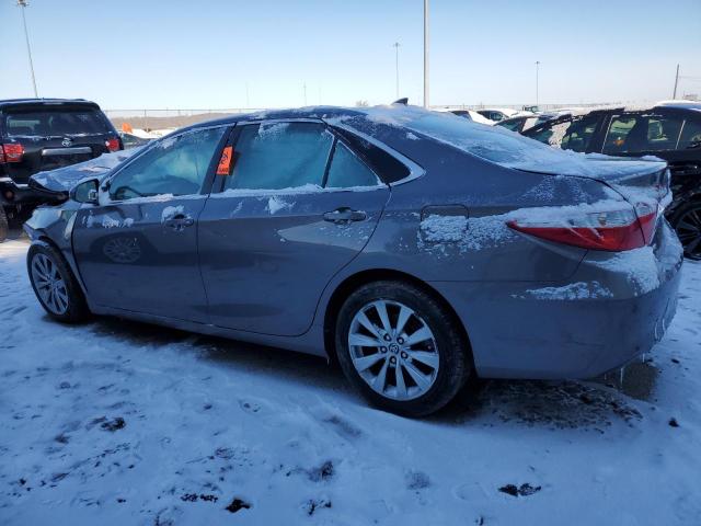 4T1BF1FK3GU551317 - 2016 TOYOTA CAMRY LE GRAY photo 2