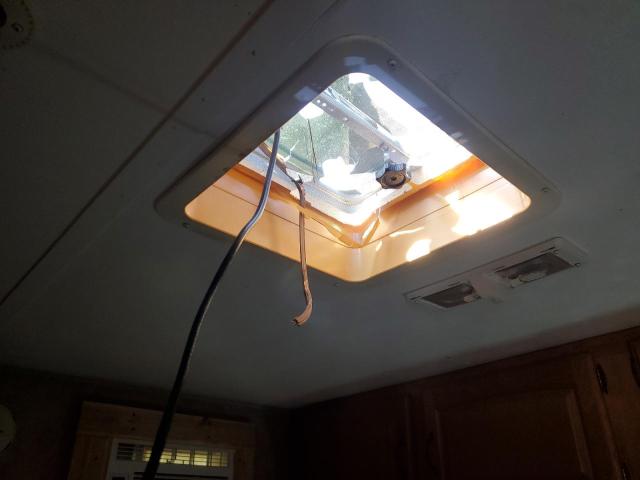 4RACS16297C010697 - 2007 KEYSTONE HORNET WHITE photo 10