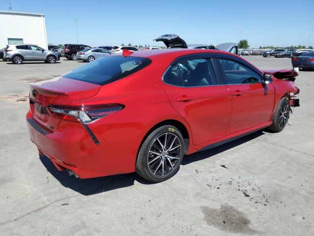 4T1G11AK3PU112212 - 2023 TOYOTA CAMRY SE NIGHT SHADE RED photo 3