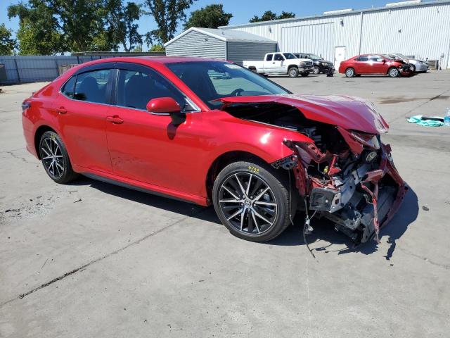 4T1G11AK3PU112212 - 2023 TOYOTA CAMRY SE NIGHT SHADE RED photo 4