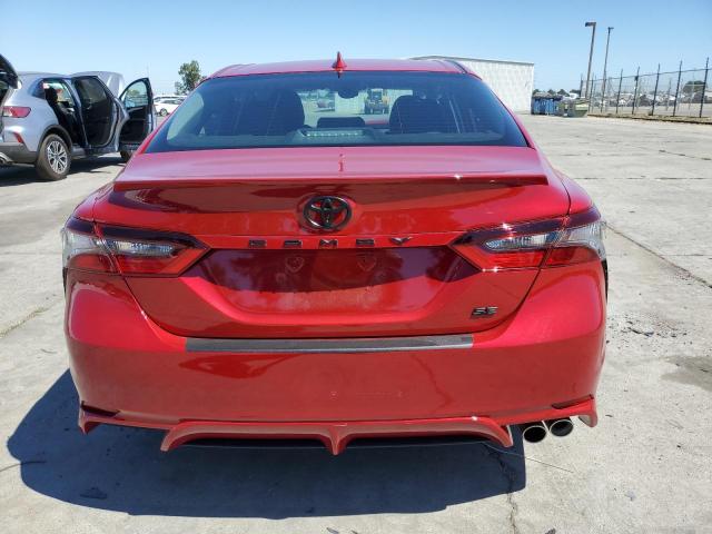 4T1G11AK3PU112212 - 2023 TOYOTA CAMRY SE NIGHT SHADE RED photo 6