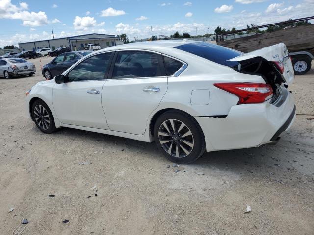 1N4AL3AP5HC488628 - 2017 NISSAN ALTIMA 2.5 WHITE photo 2