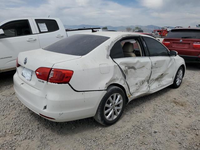 3VWDP7AJ4DM242268 - 2013 VOLKSWAGEN JETTA SE WHITE photo 3