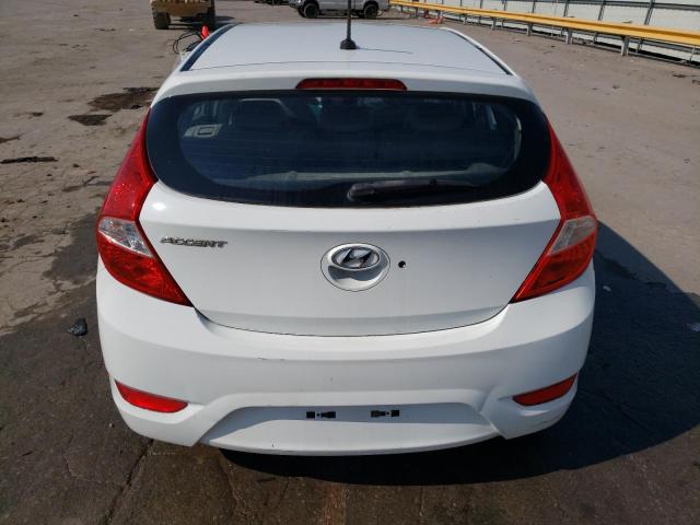 KMHCT5AE4FU216765 - 2015 HYUNDAI ACCENT GS WHITE photo 6