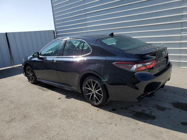4T1G11AK6RU914336 - 2024 TOYOTA CAMRY SE NIGHT SHADE BLACK photo 2
