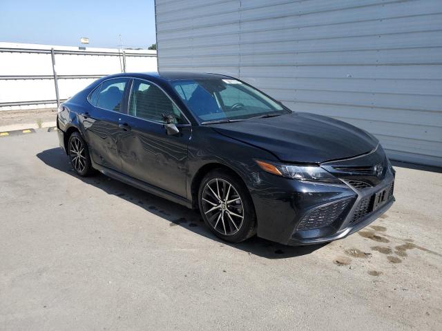 4T1G11AK6RU914336 - 2024 TOYOTA CAMRY SE NIGHT SHADE BLACK photo 4