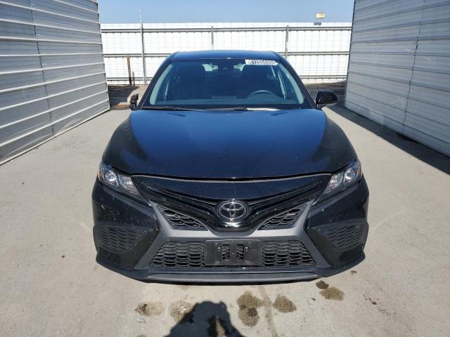 4T1G11AK6RU914336 - 2024 TOYOTA CAMRY SE NIGHT SHADE BLACK photo 5