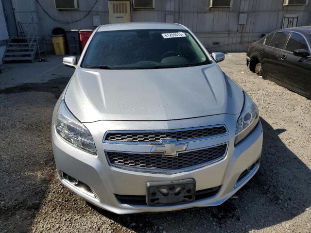 1G11H5SAXDF257534 - 2013 CHEVROLET MALIBU LTZ ვერცხლისფერი ფოტო 5