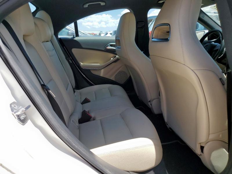 WDDSJ4GB6JN664365 - 2018 MERCEDES-BENZ CLA 250 4MATIC WHITE photo 10