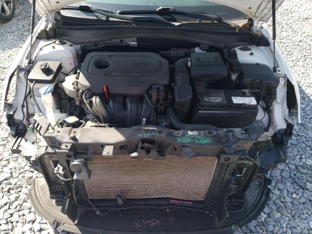 5XXGT4L35JG211228 - 2018 KIA OPTIMA LX WHITE photo 11