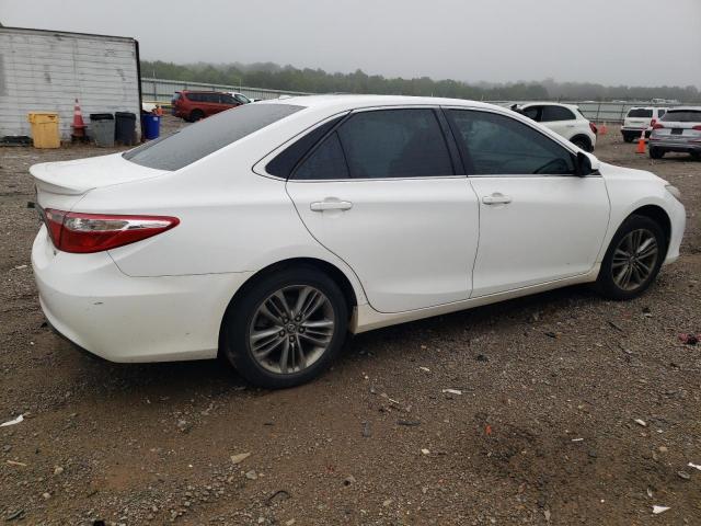 4T1BF1FK6HU372769 - 2017 TOYOTA CAMRY SE LE 白色 照片 3