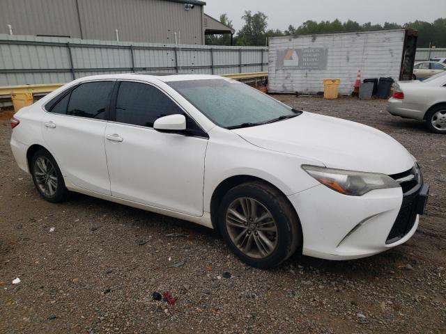 4T1BF1FK6HU372769 - 2017 TOYOTA CAMRY SE LE 白色 照片 4