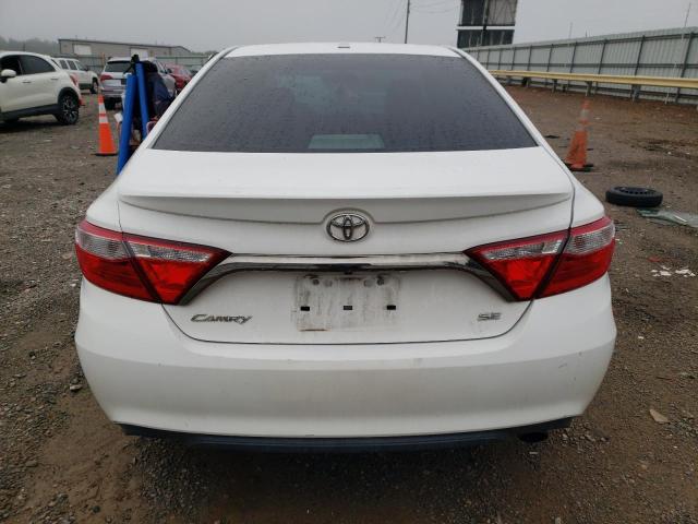 4T1BF1FK6HU372769 - 2017 TOYOTA CAMRY SE LE 白色 照片 6