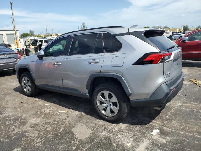 2T3K1RFV0KW010426 - 2019 TOYOTA RAV4 LE ვერცხლისფერი ფოტო 2