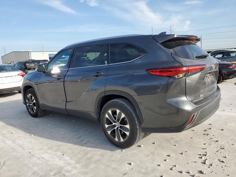 5TDGZRAH1LS005528 - 2020 TOYOTA HIGHLANDER XLE SILVER photo 2