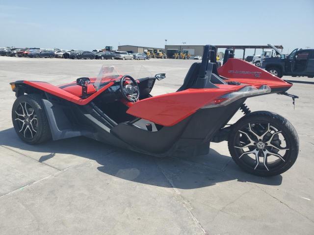 57XAAPHD9L8140398 - 2020 POLARIS SLINGSHOT SL RED photo 2